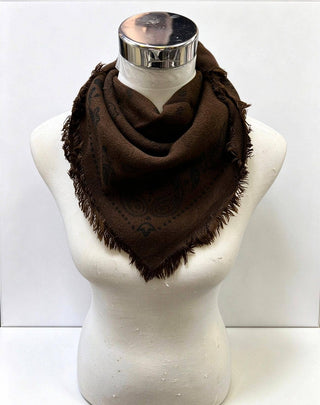 Petit foulard carré à motif bandana K25 – Lineta