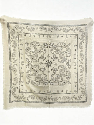Grande écharpe carrée à motif paisley K2 – Lineta