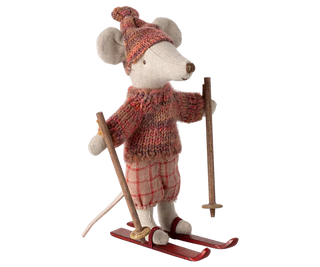 Souris en hiver sur ses skis - Grande sœur - Rose
