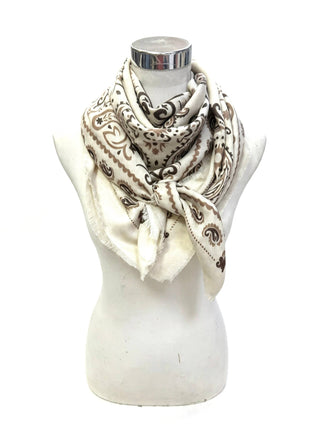 Grand foulard à motif bandana K21 – Lineta