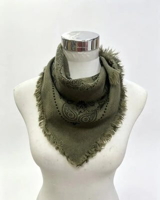 Petit foulard carré à motif bandana K25 – Lineta