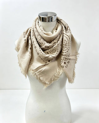 Foulard carré à motif paisley K3/K23 – Lineta