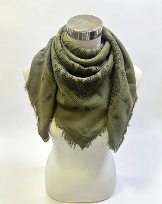 Foulard carré à motif paisley K24 – Lineta