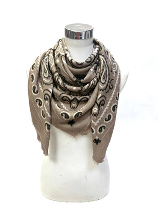 Grand foulard à motif bandana K21 – Lineta