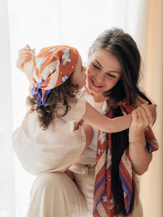 Petit foulard Ancolie caramel – Caladia