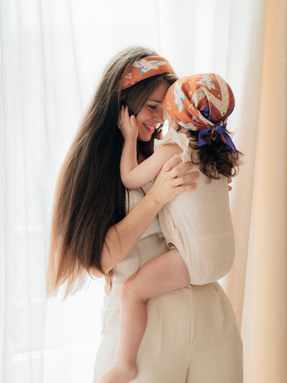 Petit foulard Ancolie caramel – Caladia
