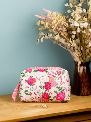 Trousse de toilette Vivre d’amour écrue matelassée – Caladia