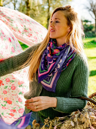 Grand foulard Vivre d’amour violet – Caladia