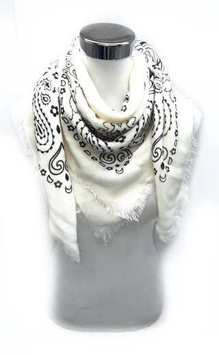 Foulard carré à motif paisley K3/K23 – Lineta