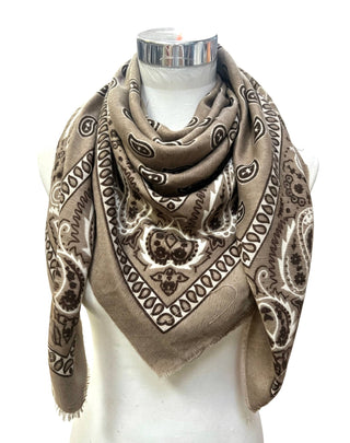 Grand foulard à motif paisley K27 – Lineta