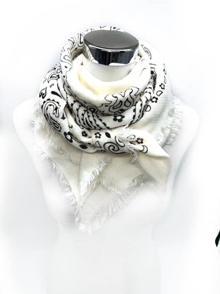 Foulard carré à motif paisley K3/K23 – Lineta