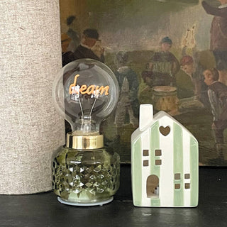 Déco lumineuse maisonnette rayé matcha LED à piles D7 H10cm