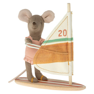 Souris petite sœur avec surf - Maileg